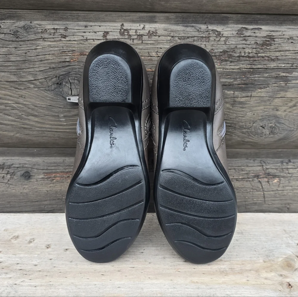 Clarks Bendables Ingalls Thames Y2K Boho Minimalist Leather Comfort Bootie 6M